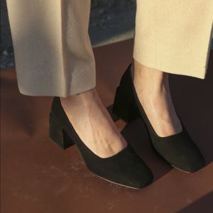 LoQ villa suede pump - black